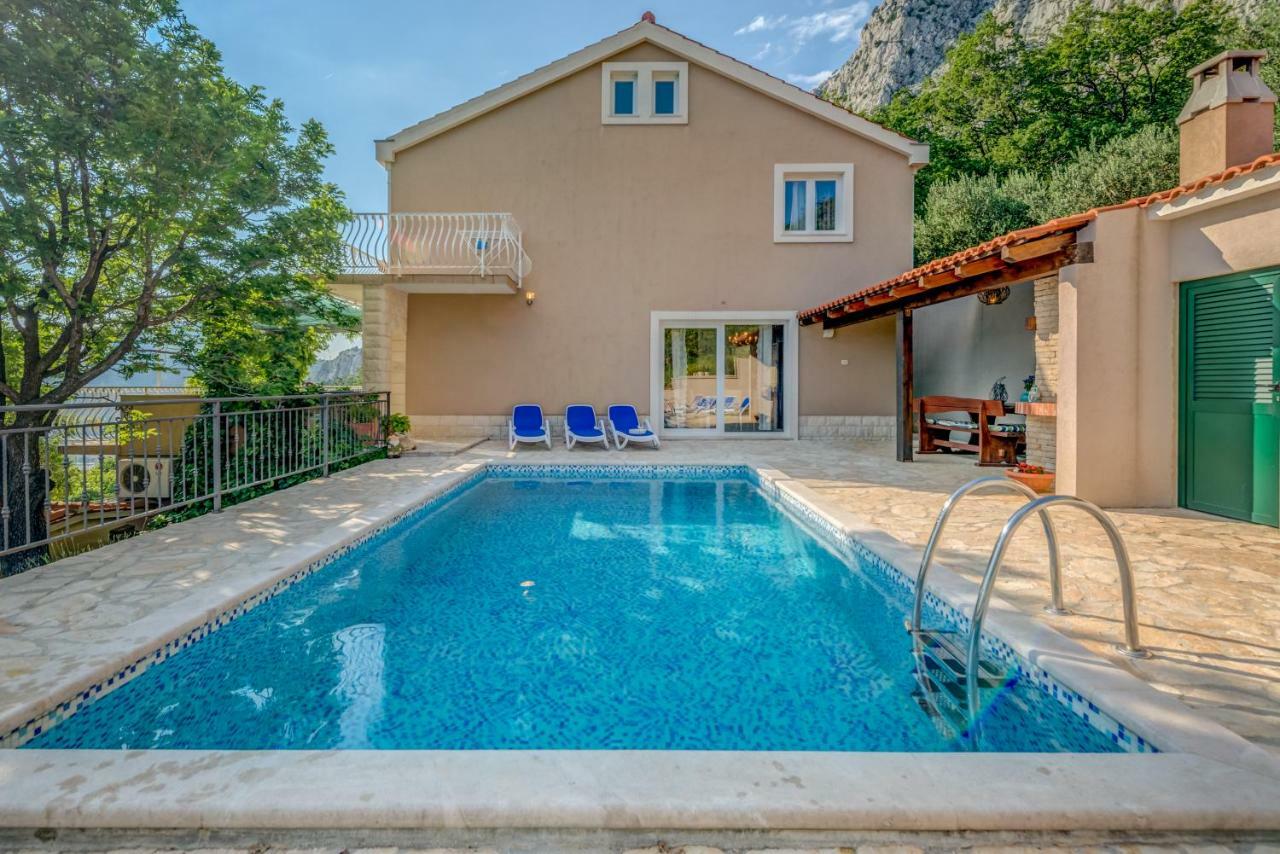 Holiday Home Figa Omis Exterior photo