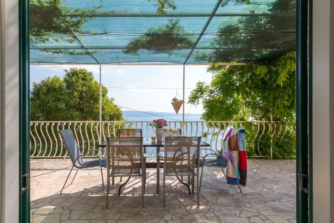 Holiday Home Figa Omis Exterior photo