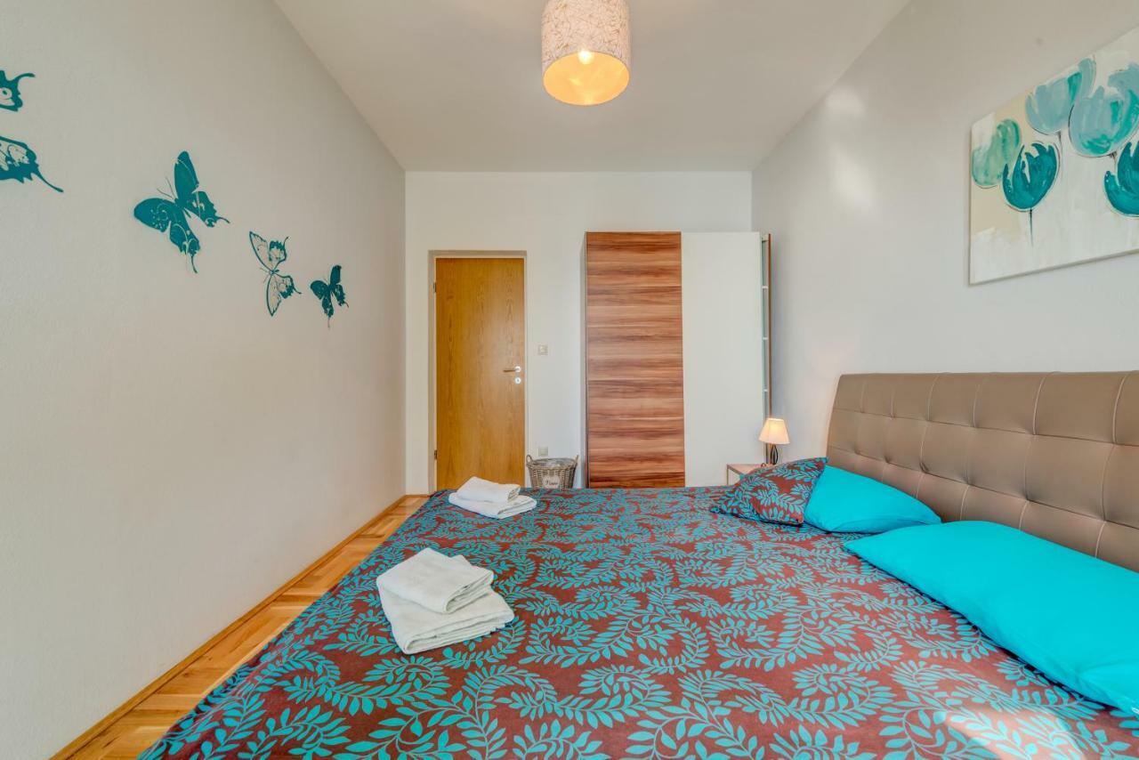 Holiday Home Figa Omis Exterior photo