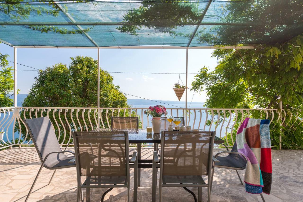 Holiday Home Figa Omis Exterior photo