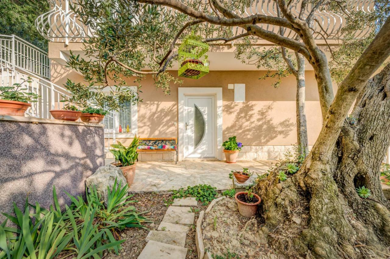 Holiday Home Figa Omis Exterior photo