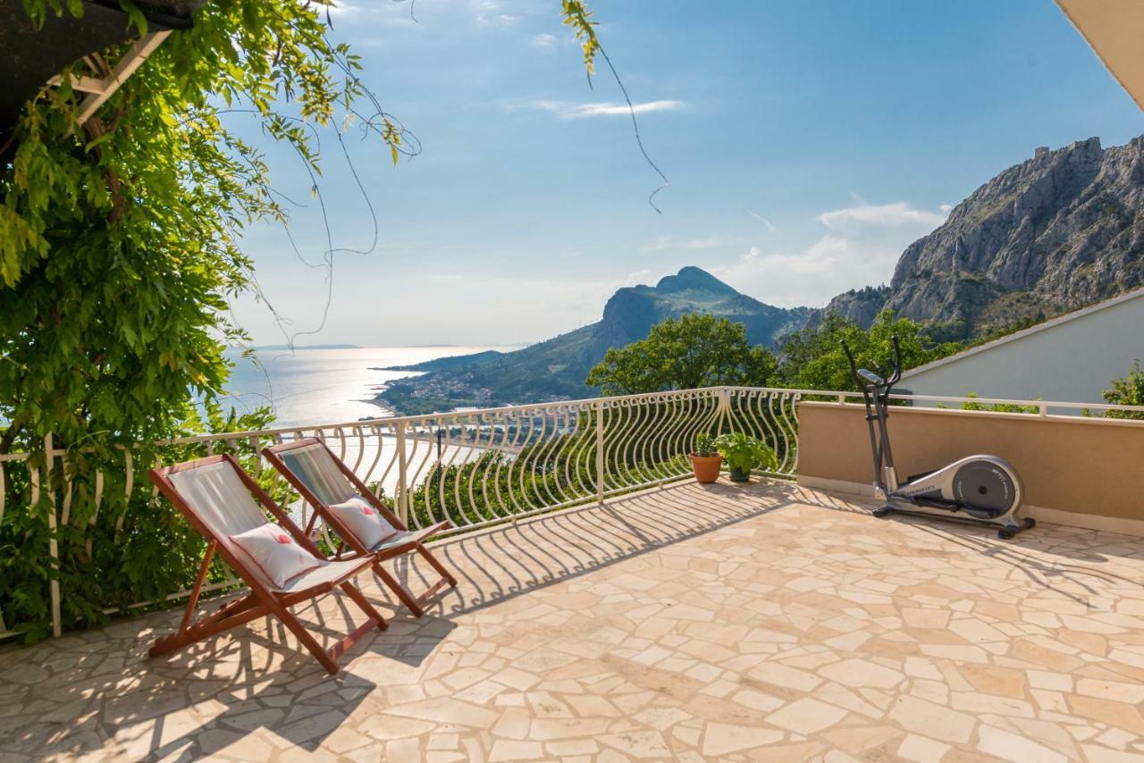 Holiday Home Figa Omis Exterior photo