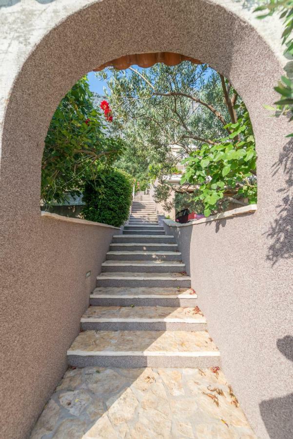 Holiday Home Figa Omis Exterior photo