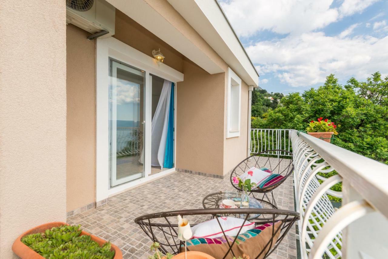 Holiday Home Figa Omis Exterior photo